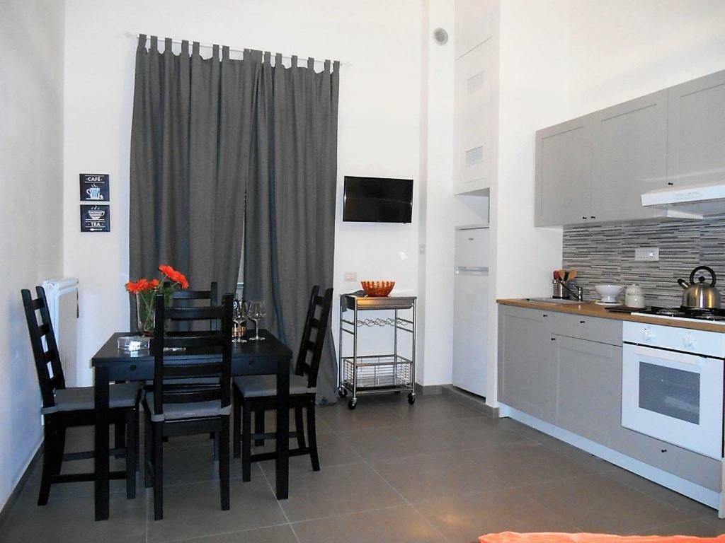 Casa Vacanza "Al Vicolo Delle Colonne" Salerno Eksteriør bilde
