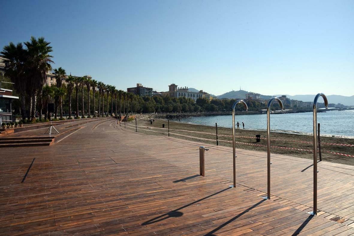 Casa Vacanza "Al Vicolo Delle Colonne" Salerno Eksteriør bilde