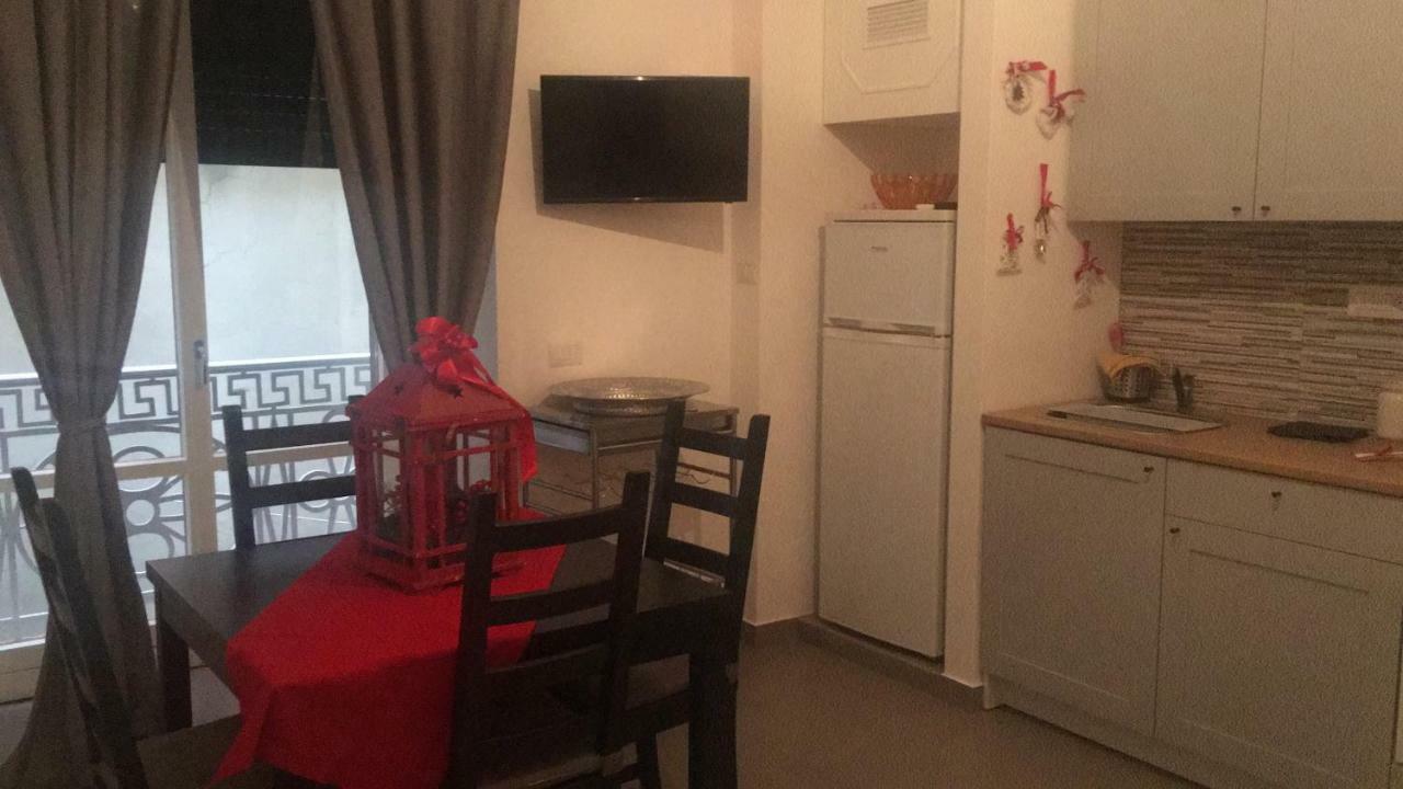 Casa Vacanza "Al Vicolo Delle Colonne" Salerno Eksteriør bilde