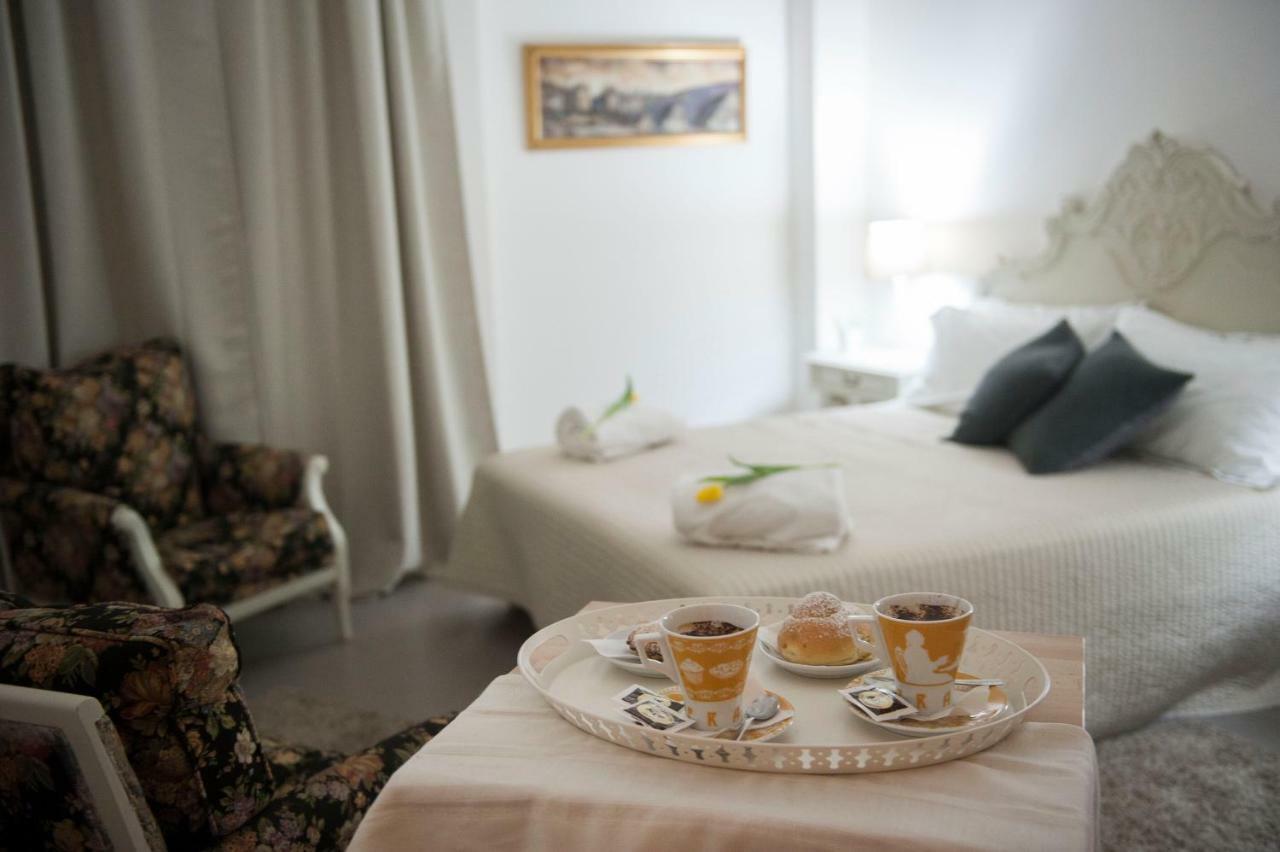 Casa Vacanza "Al Vicolo Delle Colonne" Salerno Eksteriør bilde