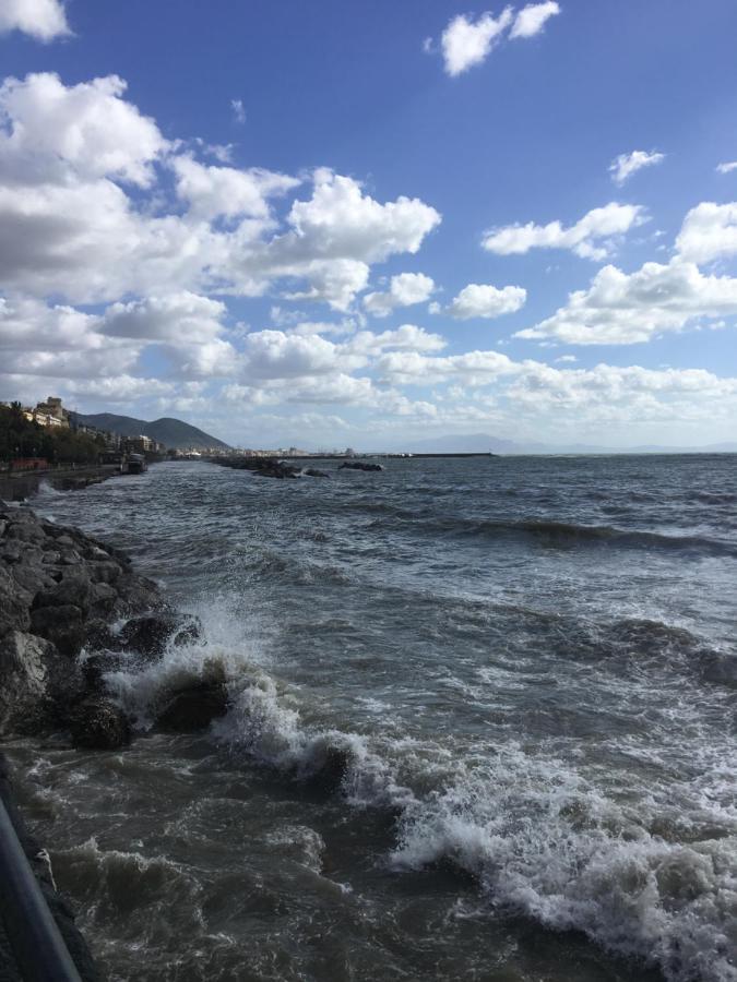 Casa Vacanza "Al Vicolo Delle Colonne" Salerno Eksteriør bilde