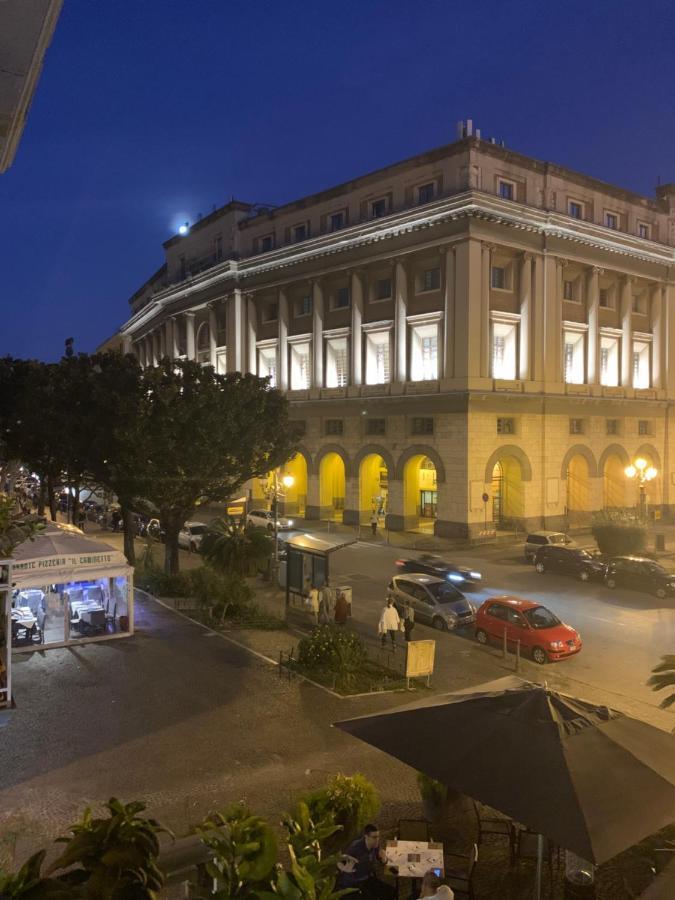 Casa Vacanza "Al Vicolo Delle Colonne" Salerno Eksteriør bilde