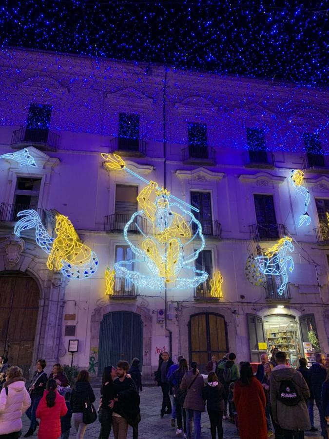 Casa Vacanza "Al Vicolo Delle Colonne" Salerno Eksteriør bilde